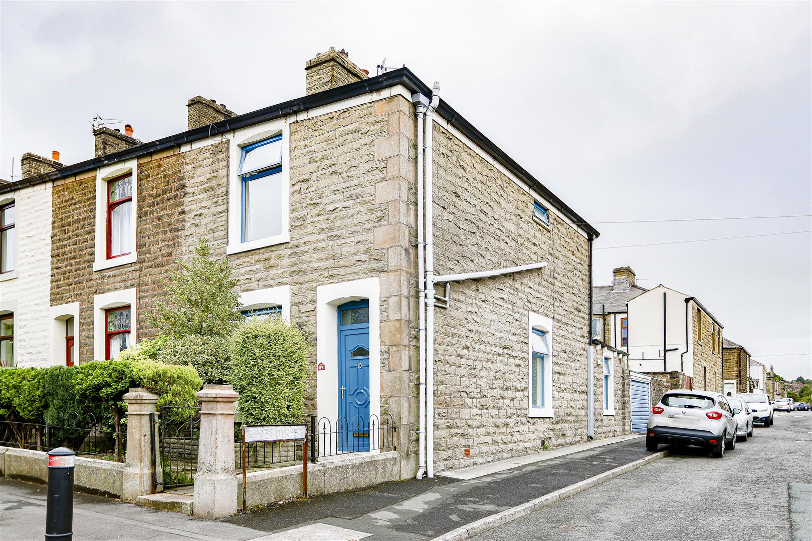 2 Bed End Terrace House For Sale - Main Image